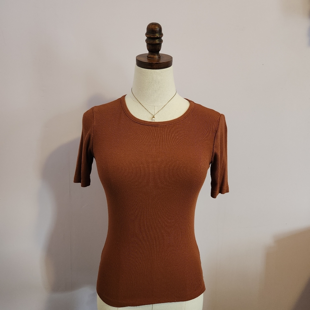 American Apparel Rust Colored 2x2 Rib Slim Fit Tee Shirt size XS
